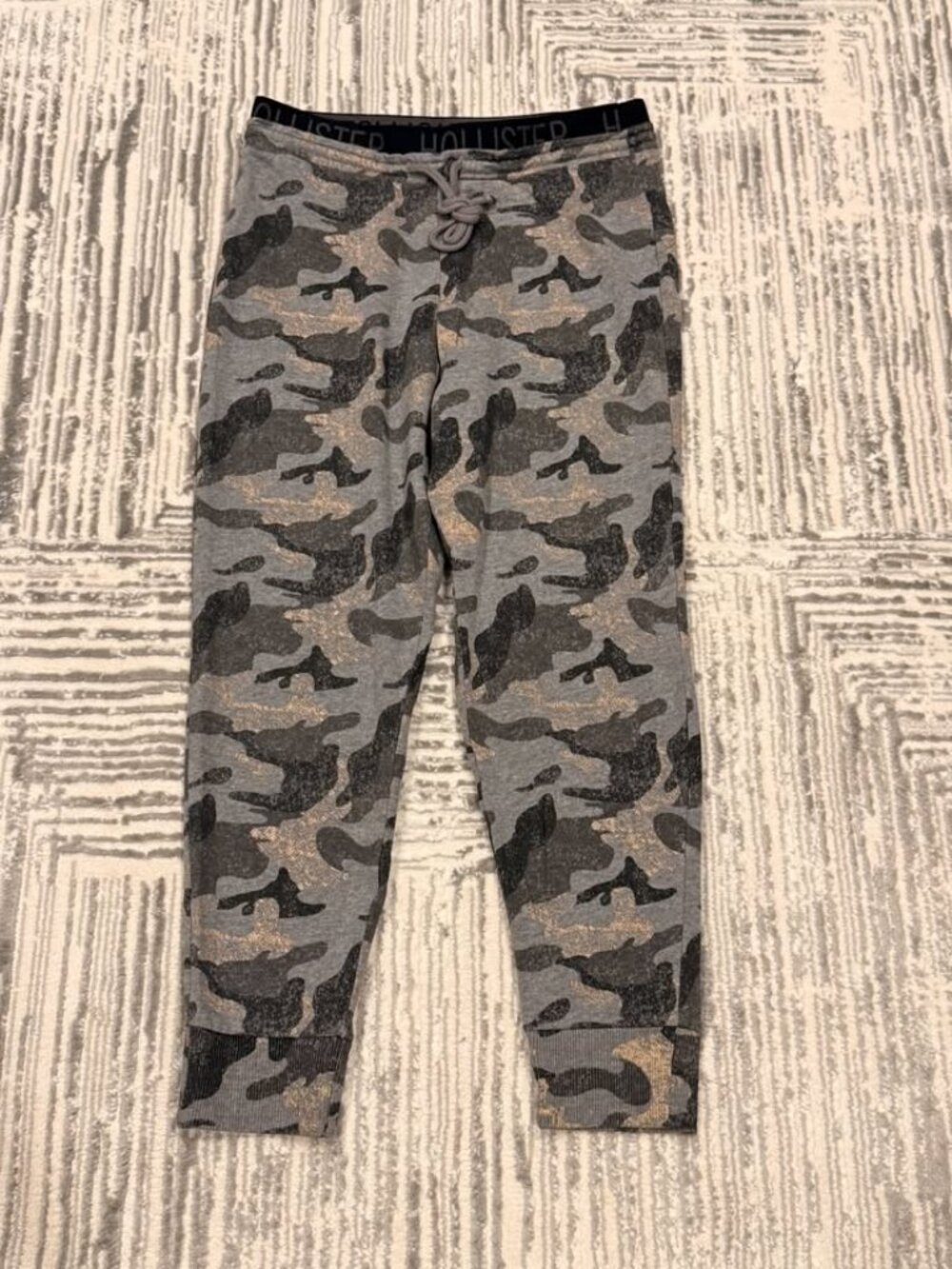 Hollister women's medium camo fleece lined jogger metallic sweatpants MSRP $135